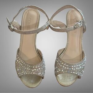 Comely Rhinestone Silver Heels